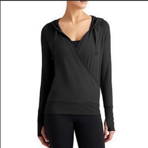 Athleta Sweaters - Athleta Black Inner Twist Sweater Size Medium